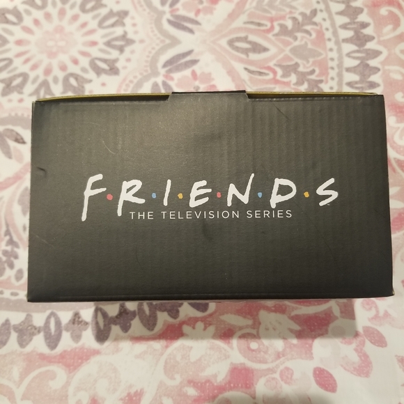Friends The TV Series Sitcom Coffee Tea Infuser Glass Mug Central Perk Gift NWT - Picture 2 of 4